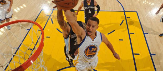 Curry rompe récord de mas triples Curry rompe récord de mas triples