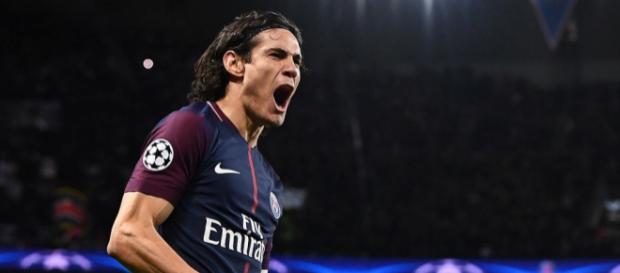 Edinson Cavani vient d'entreprendre un contact avec l'Atlético Madrid, alors que sa place au PSG est grandement menacée. Edinson Cavani vient d'entreprendre un contact avec l'Atlético Madrid, alors que sa place au PSG est grandement menacée.