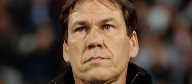 L'entraîneur français de l'OM attend un geste de la direction marseillaise s'ils veulent le voir continuer dans le groupe. L'entraîneur français de l'OM attend un geste de la direction marseillaise s'ils veulent le voir continuer dans le groupe.
