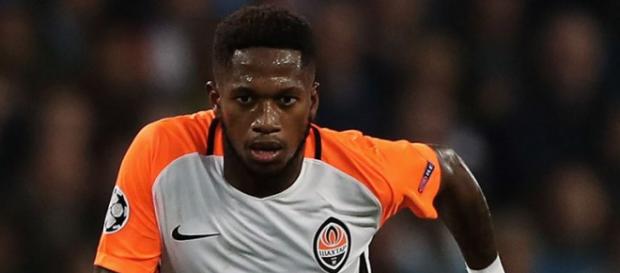 Volante da Seleção, Fred assina contrato de cinco anos com o Manchester United. Volante da Seleção, Fred assina contrato de cinco anos com o Manchester United.