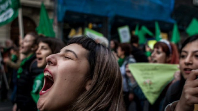 “Chiamata globale per l'aborto legale, sicuro e gratuito”. Immagine: Emergentes (CC BY-NC 2.0)