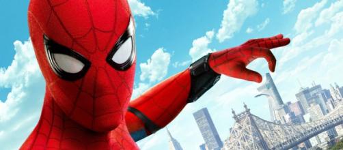 Spider-Man: Homecoming 1​ 2​ (titulada Spider-Man: De regreso a casa en Hispanoamérica​).