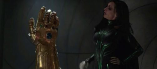 A new fan theory explains the fake Infinity Gauntlet seen in several Marvel films. [Image via Movie Nation/YouTube]