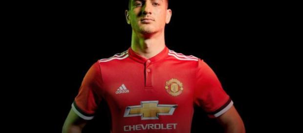 Diogo Dalot a signé à Manchester United Diogo Dalot a signé à Manchester United