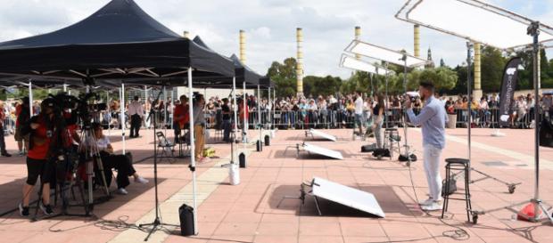 Miles de personas acuden al casting de Operación Triunfo Miles de personas acuden al casting de Operación Triunfo