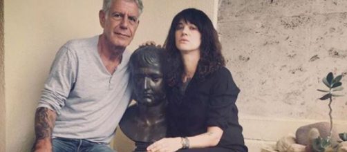 Il suicidio di Anthony Bourdain: Asia Argento criticata sui social.