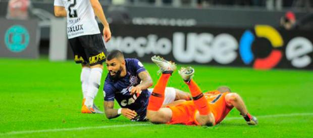 Em jogo apático, Corinthians e Santos só empatam na Arena Em jogo apático, Corinthians e Santos só empatam na Arena