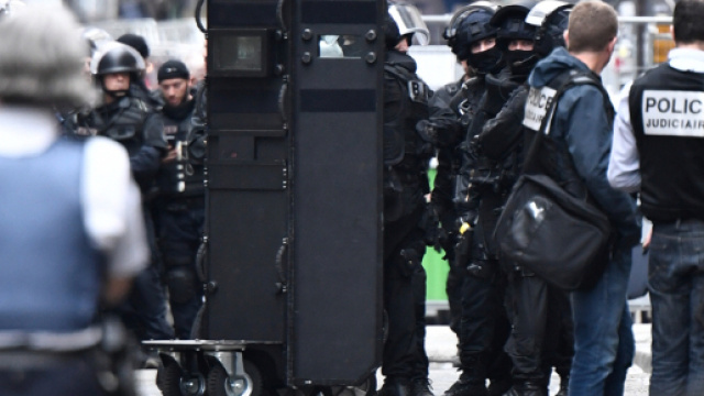 Prise d'otages terminée à Paris