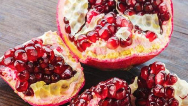 Una donna australiana muore di epatite A dopo aver mangiato semi di melograno
