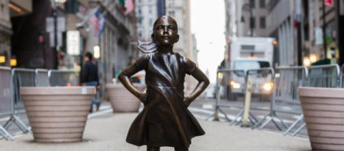 An image of the Fearless Girl Statue in New York City which aims to encourage gender diversity in the workforce. Image Credit: Quintano Media