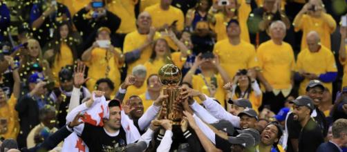 NBA : Golden State sacré pour la deuxième fois en trois ans ... - france24.com
