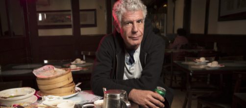 Anthony Bourdain si è suicidato: morto nella sua camera d'albergo