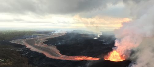 Espectacular erupción de volcán en Hawái