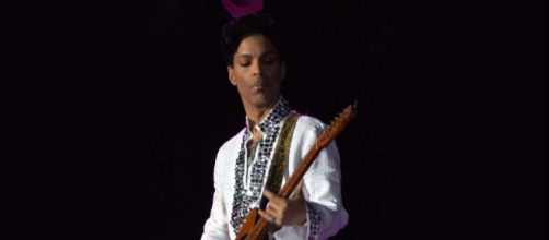 Prince's estate has given permission for a new album "Piano & A Microphone" to be released [Image penner/Wikimedia]