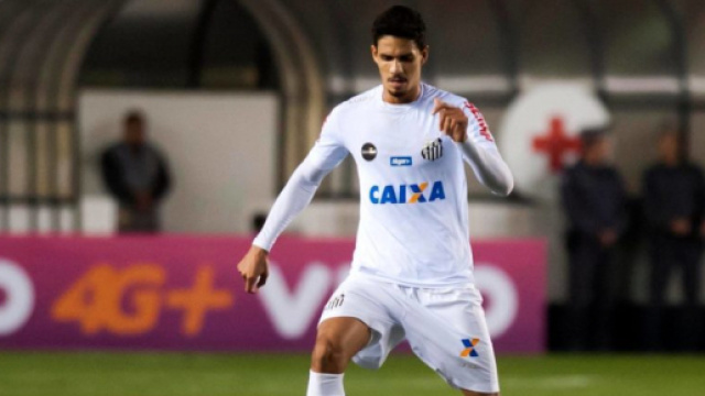 Lucas Verissimo, défenseur de Santos, est dans les petits papiers de l'OM et de l'OL