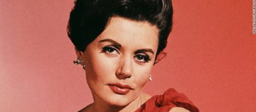 Eunice Gayson, la prima "Bond Girl" scomparsa a 90 anni.