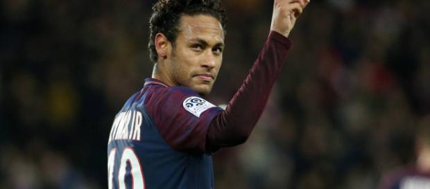 Real Madrid le ofrece mucho dinero a Neymar. Real Madrid le ofrece mucho dinero a Neymar.