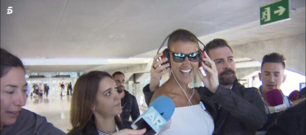 Sálvame: Mila Ximénez habla sobre los famosos auriculares de Supervivientes Sálvame: Mila Ximénez habla sobre los famosos auriculares de Supervivientes