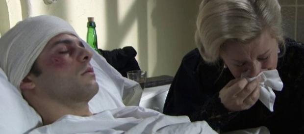 Una Vita: Simon ricoverato in gravi condizioni in ospedale. Una Vita: Simon ricoverato in gravi condizioni in ospedale.