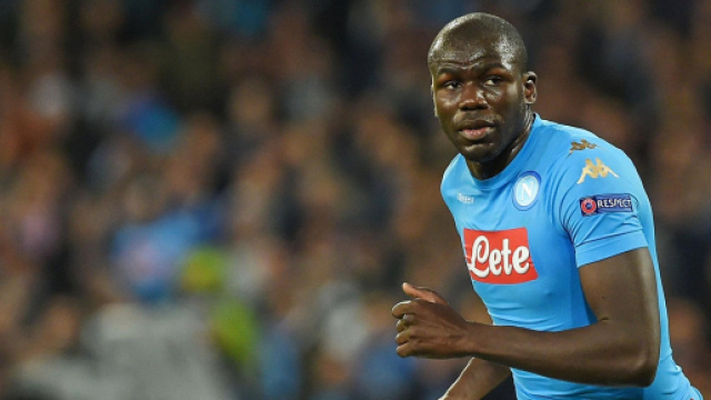 Kalidou Koulibaly est visé par Chelsea, mais il préfère regarder du côté de Barcelone pour la suite de sa carrière.