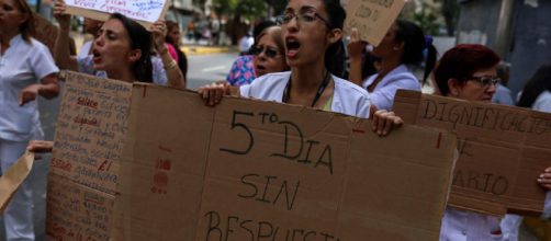 VENEZUELA / 25 centros de salud en Caracas se declaran en paro indefinido