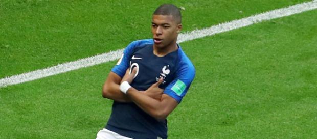 Kylian Mbappé favorito a ganar el Golden Boy 2018 (Rumores) Kylian Mbappé favorito a ganar el Golden Boy 2018 (Rumores)