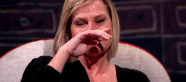 Simona Ventura, accoltellato il figlio Niccolò Bettarini Simona Ventura, accoltellato il figlio Niccolò Bettarini