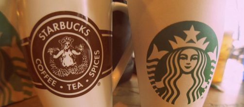 Modern and Classic Starbucks logo seen on two cups (Image courtesy – Aneil Lutchman, Wikimedia Commons)