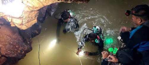 Thailandia, continuano le operazioni di salvataggio nella grotta di Tham Luang | tpi.it