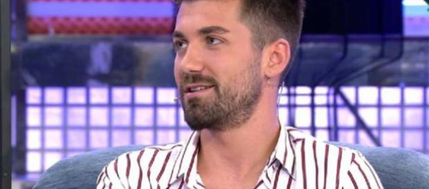 Sálvame: Alejandro Albalá asiste al plató para desmentir el embarazo de Sofía Suescun Sálvame: Alejandro Albalá asiste al plató para desmentir el embarazo de Sofía Suescun