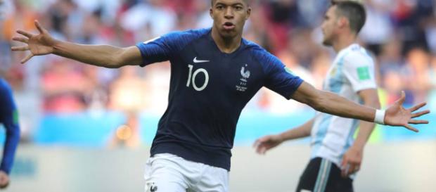 França eliminou Argentina com atuação fulminante de Mbappé . França eliminou Argentina com atuação fulminante de Mbappé .