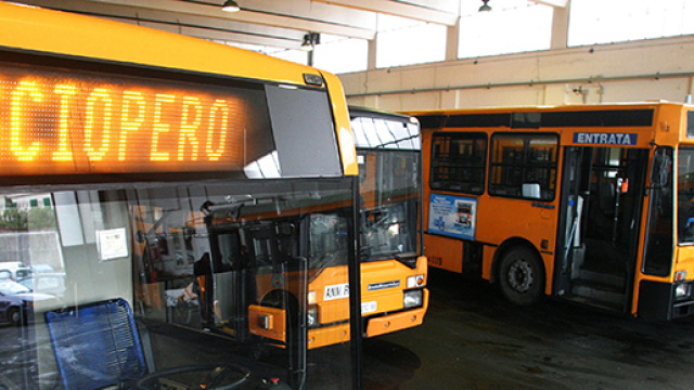 Sciopero trasporti a Napoli venerdì 13 luglio 2018.