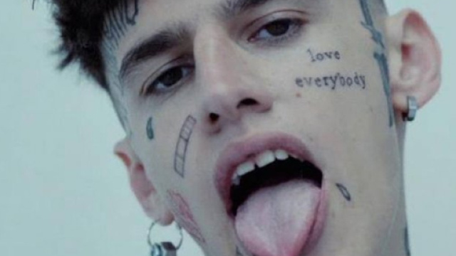 Young Signorino, il trapper che ha conquistato i teenagers.