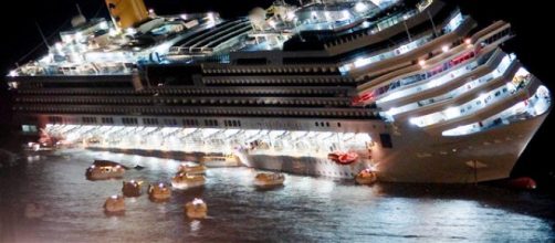 Il tragico naufragio della nave da crociera Concordia di fronte all'isola del Giglio