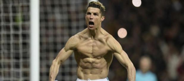 Cristiano Ronaldo, ufficiale alla Juventus - foxsports.it Cristiano Ronaldo, ufficiale alla Juventus - foxsports.it