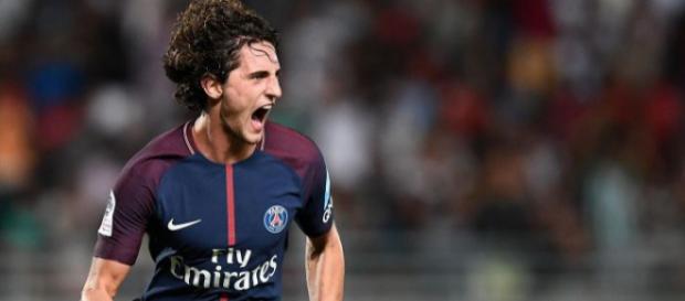 Adrien Rabiot serait proche d'un départ du PSG au cours de l'été. Adrien Rabiot serait proche d'un départ du PSG au cours de l'été.