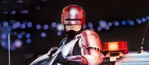 ‘RoboCop Returns’ tendrá al director de la película Elysium