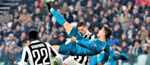 Cristiano Ronaldo segna in rovesciata: tifosi della Juventus in ... - goal.com