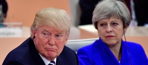 Donald Trump insieme al Primo Ministro inglese Theresa May.