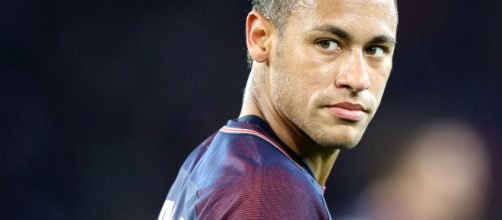 Neymar : au PSG il gagne 36,8 millions par an soit 3 069 520 par ... - closermag.fr