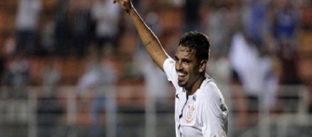 Júnior Dutra pode ser envolvido em negociação entre Corinthians e Fluminense (Foto: Globoesporte) Júnior Dutra pode ser envolvido em negociação entre Corinthians e Fluminense (Foto: Globoesporte)