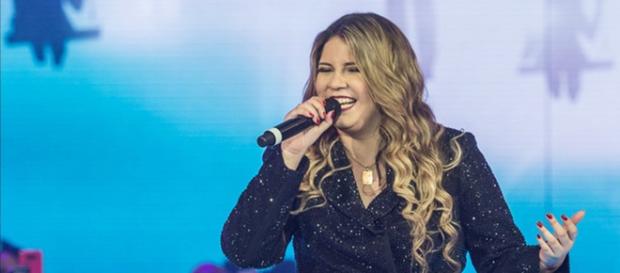Cantora sertaneja Marília Mendonça Cantora sertaneja Marília Mendonça