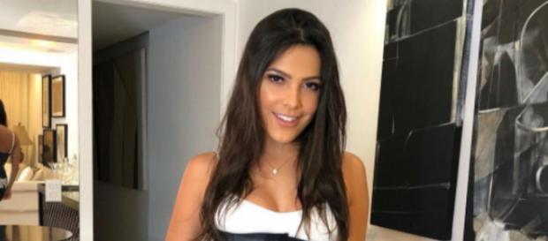Mais uma vez, Emilly Araújo surpreende seus fãs nas redes sociais Mais uma vez, Emilly Araújo surpreende seus fãs nas redes sociais