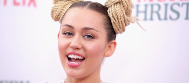Miley Cyrus eliminó sus fotografías de la red social Instagram Miley Cyrus eliminó sus fotografías de la red social Instagram