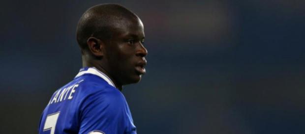 N'Golo Kanté pourrait faire l'objet d'un très gros forcing du FC Barcelone pour le recruter. N'Golo Kanté pourrait faire l'objet d'un très gros forcing du FC Barcelone pour le recruter.