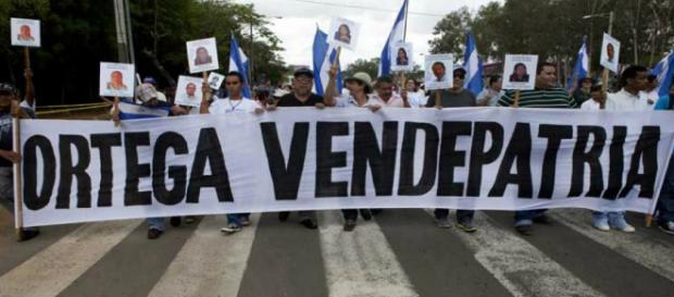 Estudiantes nicaragüenses son asaltados por milicias Estudiantes nicaragüenses son asaltados por milicias