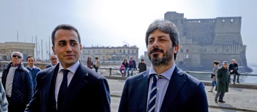 Decreto Dignità, polemiche con l'Inps, Roberto Fico difende Luigi Di Maio