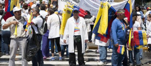 VENEZUELA / El sector salud está en crisis por la marcha de los profesionales