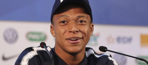 Coupe du monde 2018 : Kylian Mbappé compte verser sa prime à une ... - voici.fr Coupe du monde 2018 : Kylian Mbappé compte verser sa prime à une ... - voici.fr