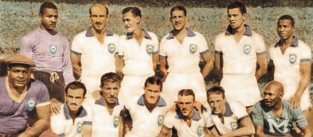 Em pé: Barbosa, Augusto, Danilo, Juvenal, Bauer e Bigode. Agachados: o massagista Johnson, Friaça, Zizinho, Ademir, Jair, Chico e Mário Américo. Em pé: Barbosa, Augusto, Danilo, Juvenal, Bauer e Bigode. Agachados: o massagista Johnson, Friaça, Zizinho, Ademir, Jair, Chico e Mário Américo.